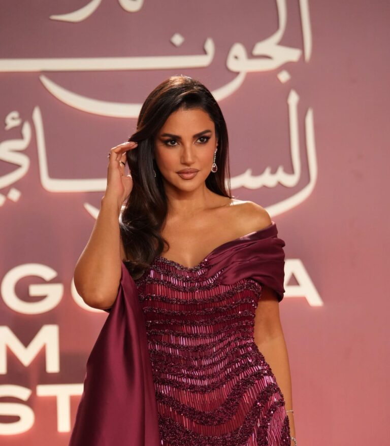درة تتألق بإطلالةمذهلة في حفل إفتتاح مهرجان الجونة