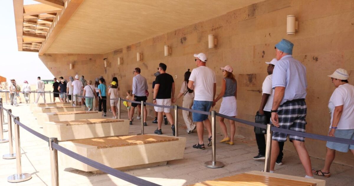 أوراسكوم بيراميدز للمشروعات تعزز تجربة الزيارة بأهرامات الجيزة بانضمام «جورميه إيچيبت» إلى محطة خوفو