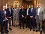 *عاصم الجزار يبحث مع أمانة الإسكان بالجبهة الوطنية رؤية متكاملة لتنظيم السوق العقاري “ضمان الحقوق المتوازنة بين جهة الولاية والمطور والمواطن اساس تنظيم السوق”