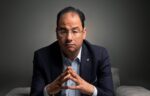 أهالي أطفيح يودعون والدة الدكتور أيمن خليل.. والنائب عبد الوهاب خليل في مقدمة مستقبلي العزاء
