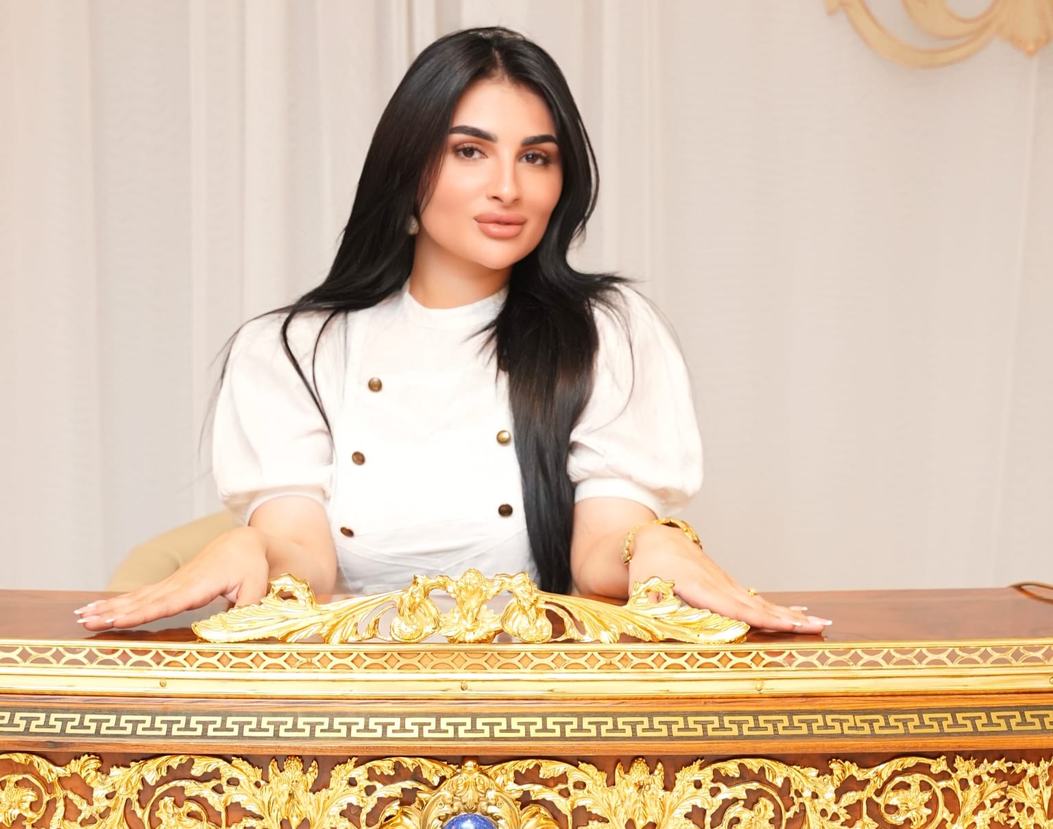 إيمان شعبان تعيد تقديم سحر التراث برؤية عصرية في جلسة تصوير جديدة