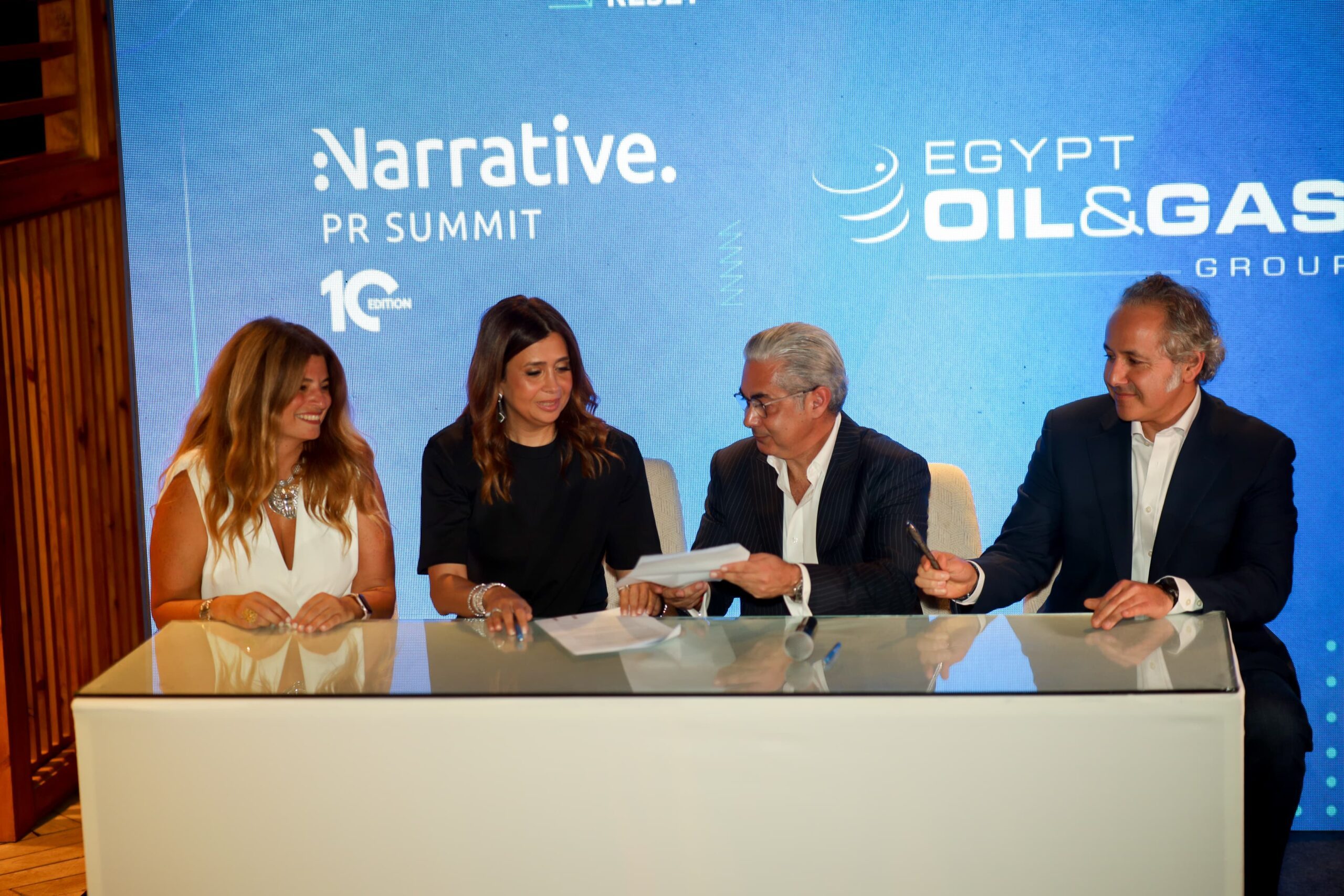 «إيجيبت أويل آند جاز» و«قمة صوت مصر» توقعان مذكرة تفاهم لإطلاق مبادرة «سردية كفاءة الطاقة» في شراكة وطنية لترسيخ كفاءة الطاقة بوصفها أولوية لجميع القطاعات المصرية
