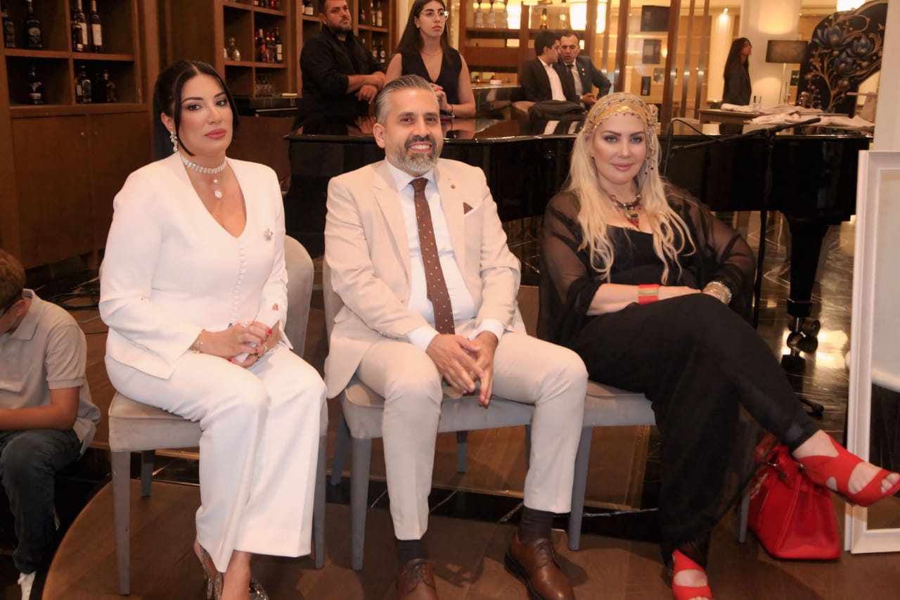سيلفيا ضومط تجمع عمالقة الإعلام والفن والمجتمع في حفل توقيع «ألوان من حياتي»