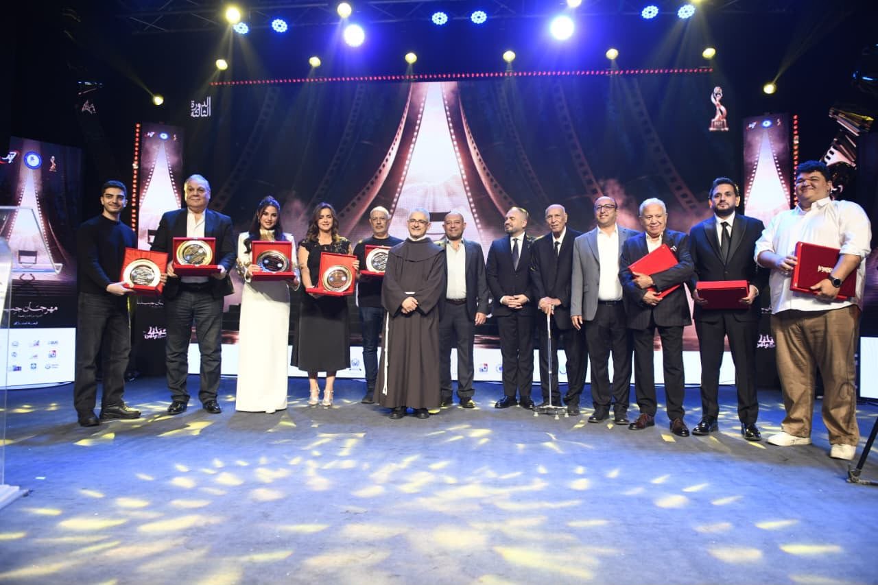 درة تتوج بجائزة مهرجان «جيلنا» تقديرًا لمسيرتها الفنية وأعمالها المتنوعة