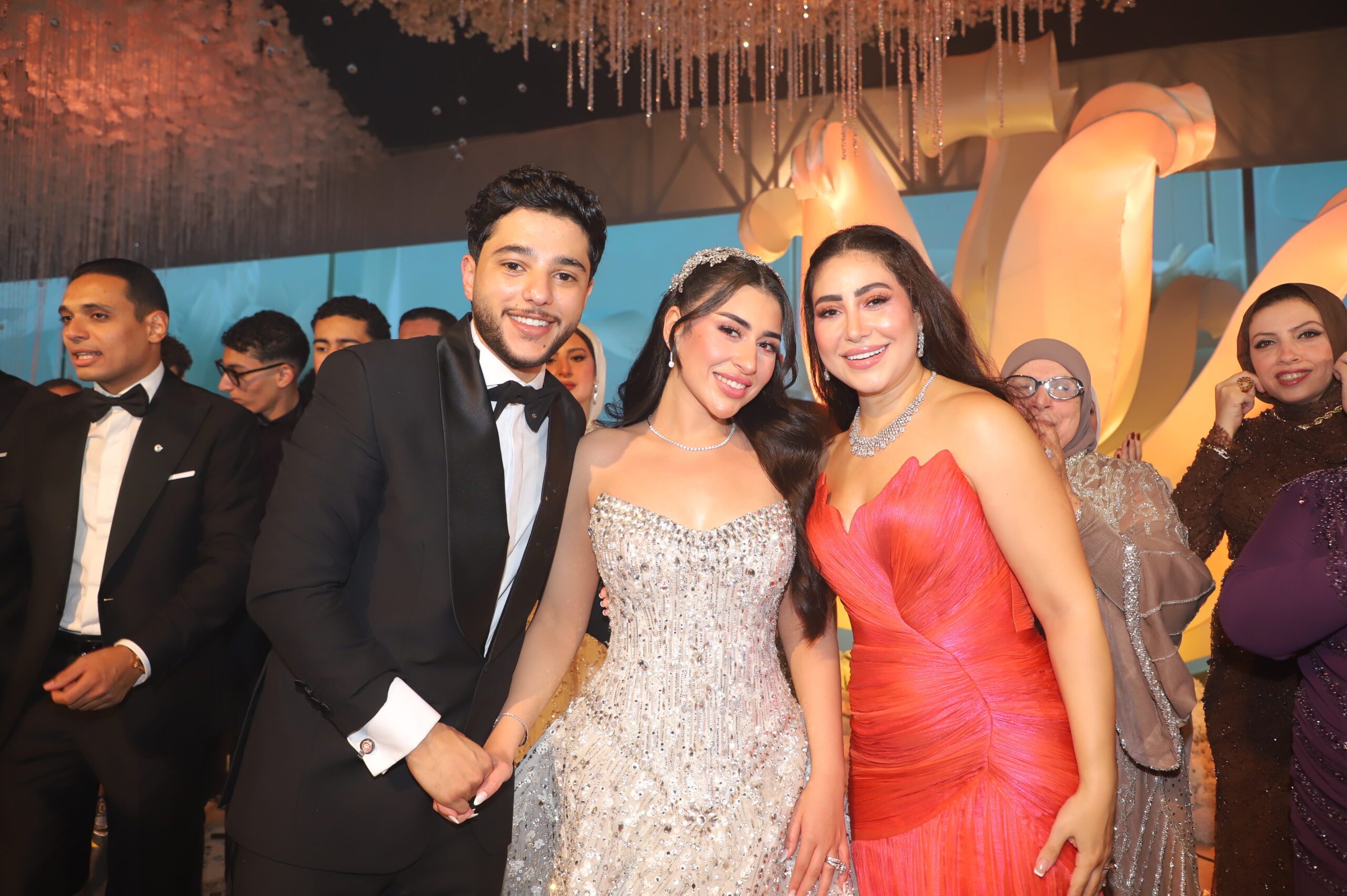 احمد سعد و بوسي يشعلان حفل زفاف نجل رجل الأعمال سامح جلال صلاح بحضور أحمد عبد الجواد والفنان مصطفى شعبان .