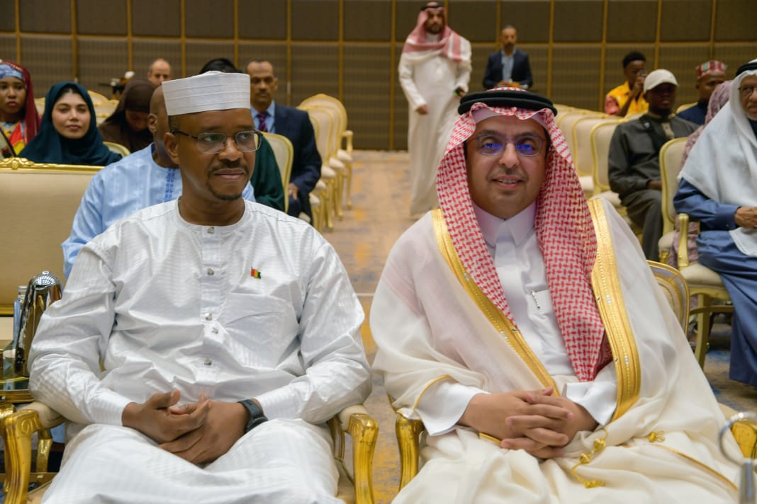 القنصلية العامة لجمهورية غينيا بجدة تحتفي بالذكرى الـ68 للاستقلال بحضور دبلوماسي رفيع