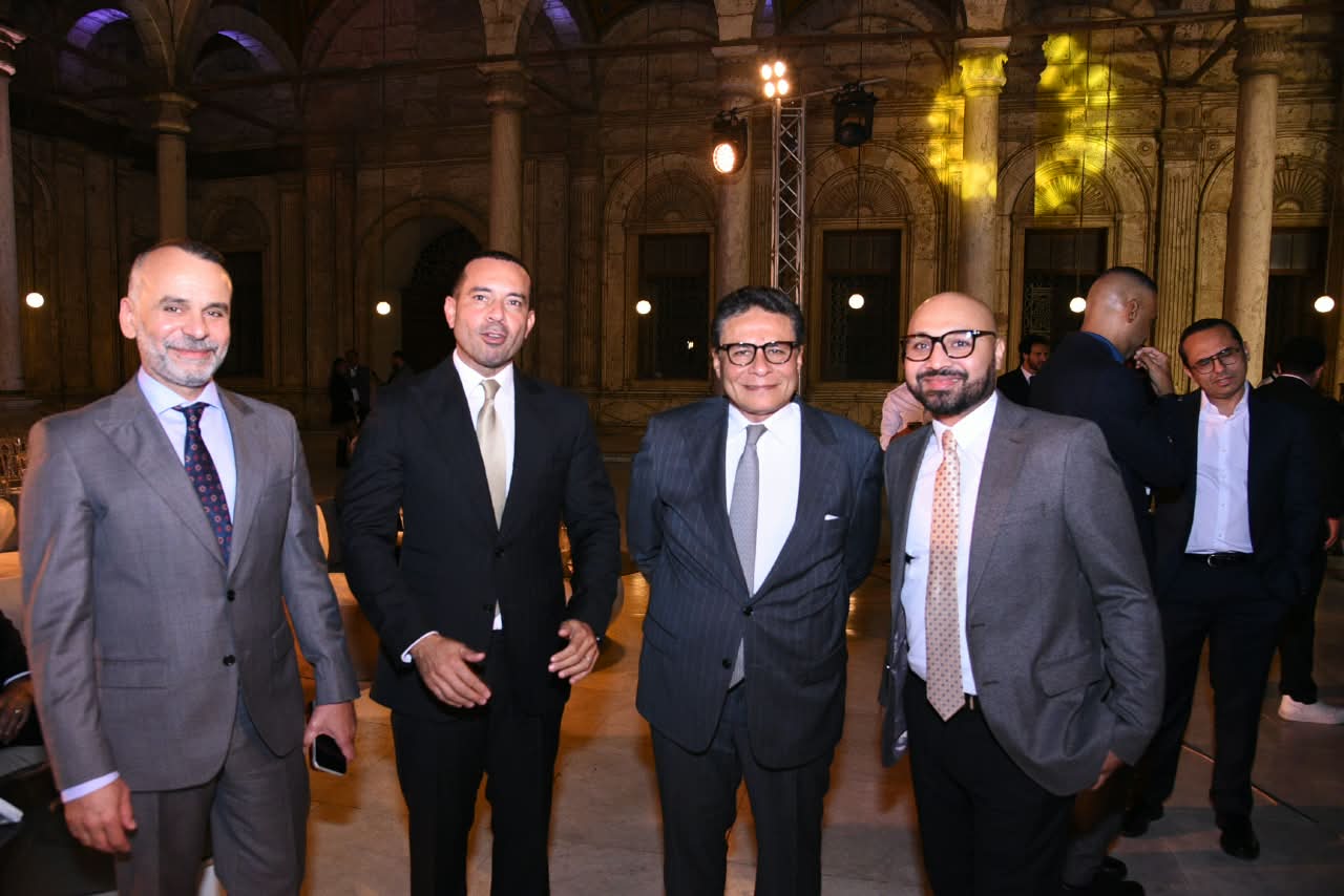 شاهد.. نجوم الفن والرياضة والسياسة يجتمعون في حفل زفاف ابنة المستشار أشرف عبد العزيز